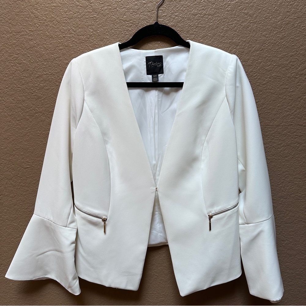 Thalia Sodi White Blazer Size M | Bell Sleeve Open Front Jacket | Workwear Chic
